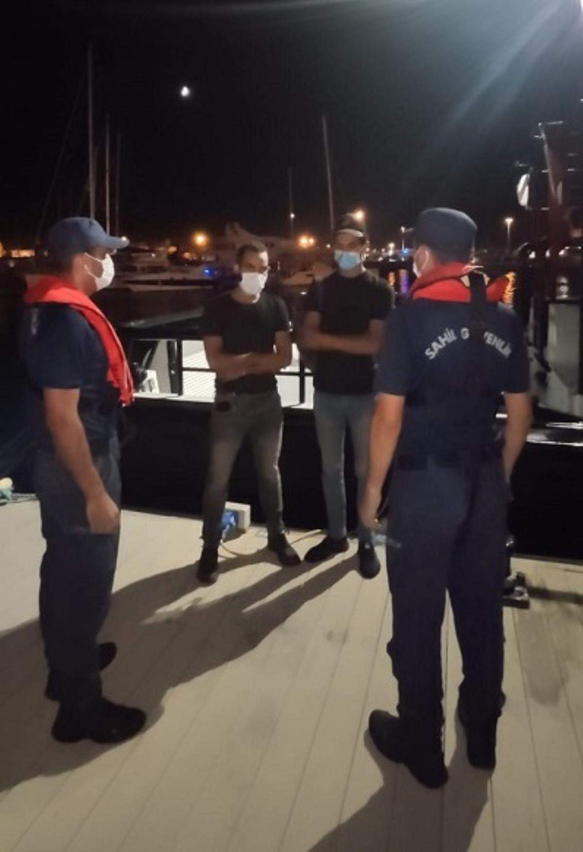 İzmir açıklarında gemide 2 düzensiz göçmen yakalandı
