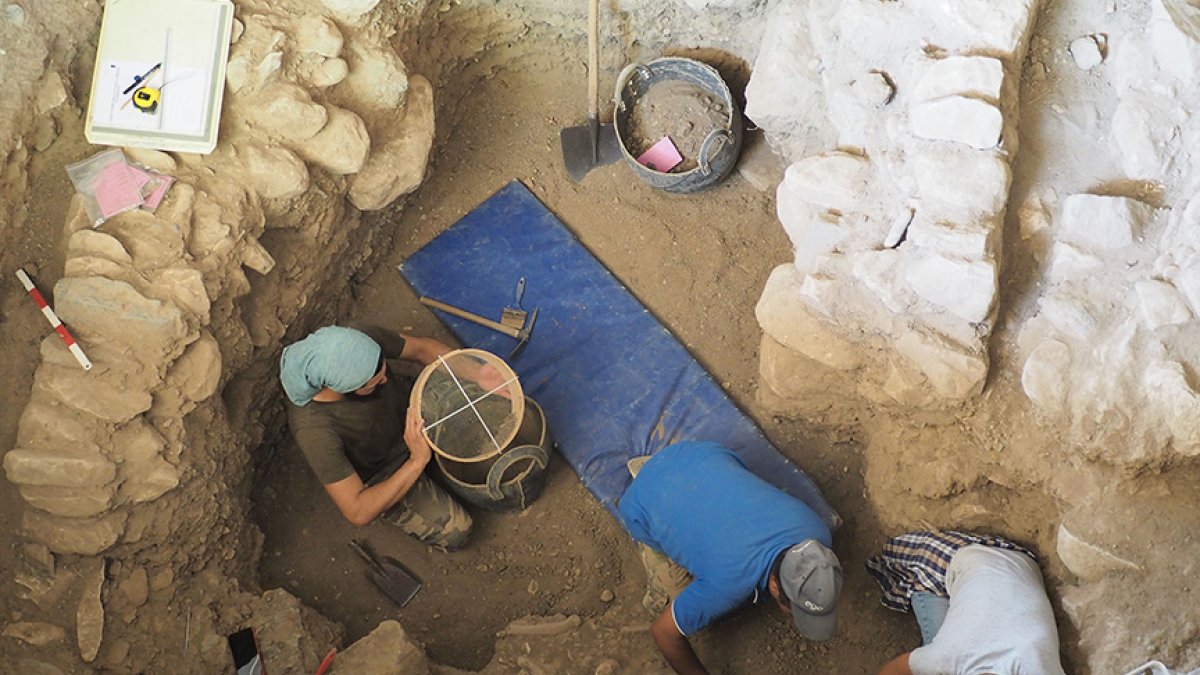 Antandros Antik Kenti’ndeki kazılarda 2 bin 350 yıllık Kibele Heykeli bulunud