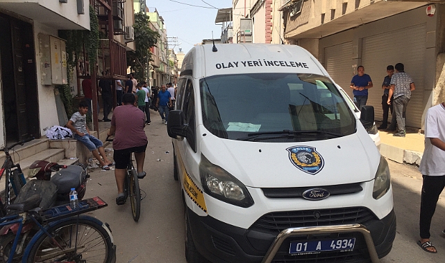 Adana’da motosikletli şüpheliler sokakta rastgele ateş açtı