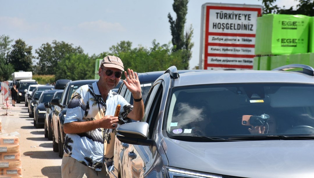 Türkiye’ye sınır kapılarından 1 milyon 872 bin gurbetçi geldi