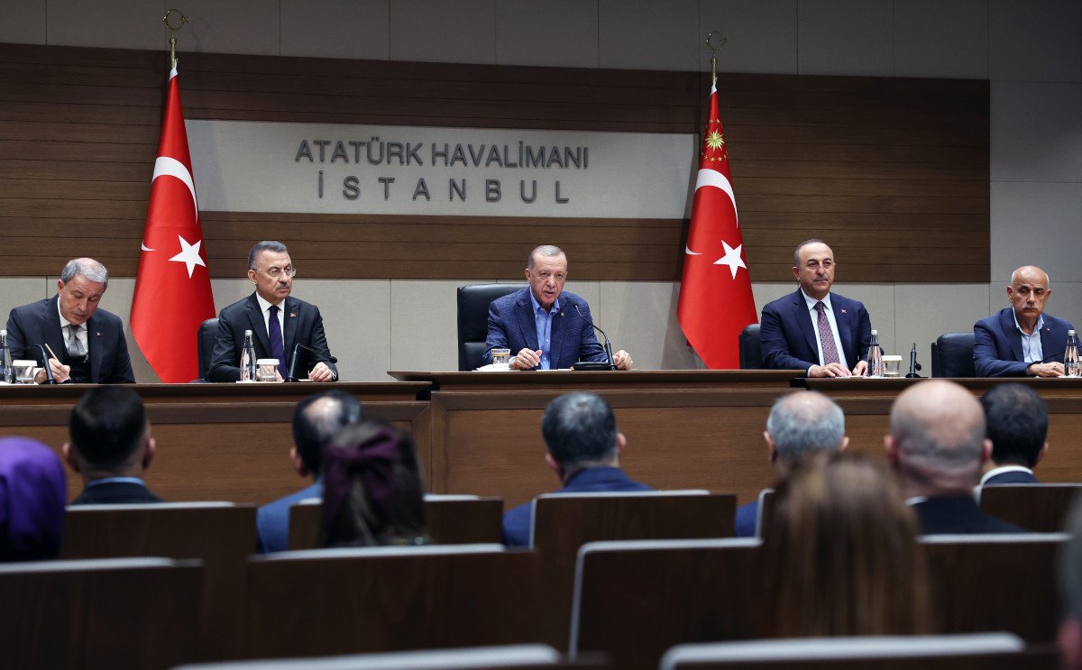 Cumhurbaşkanı Erdoğan: Taksim’deki patlamada terör kokusu var